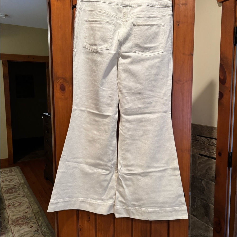 Ryegrass Women's White Flared Jeans - Picture 2 of 4